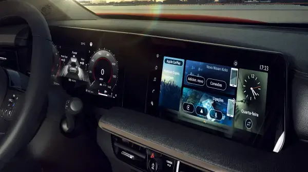 Nissan Kicks - telas e multimídia